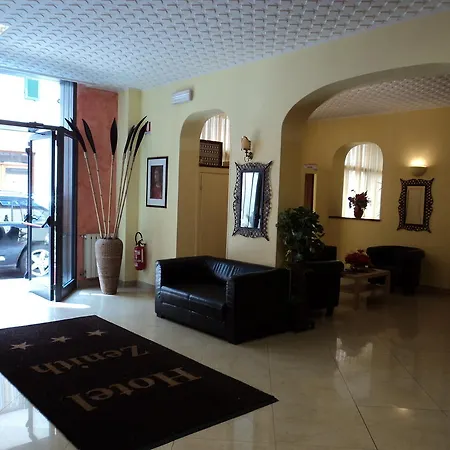 Zenith Hotel 3*